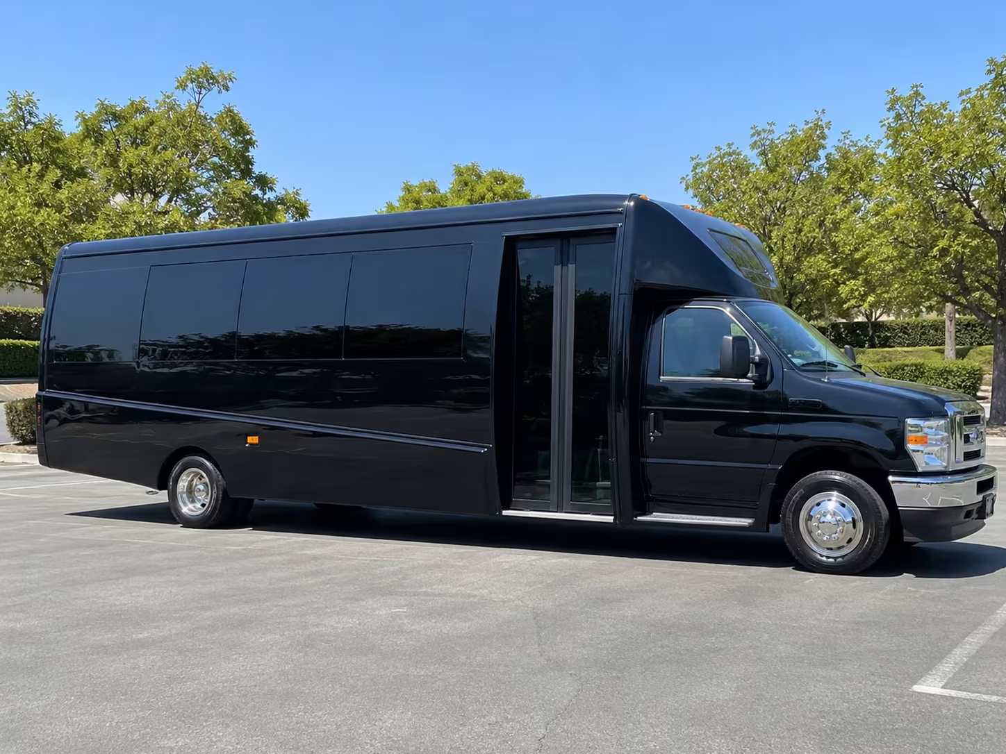 minibus and charter bus rentals for rapid city school groups